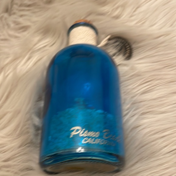 A bottle with sea shells and Crystal’s - Picture 2 of 4